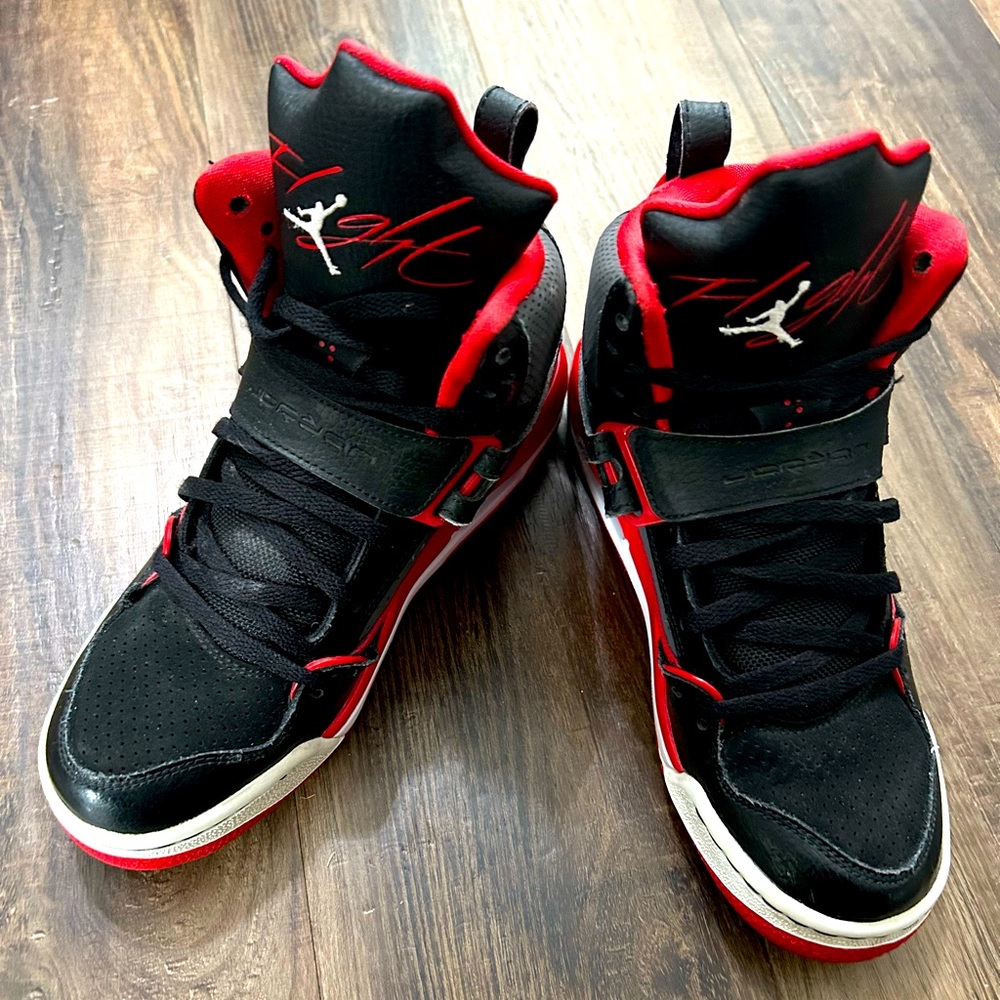 ♥️Nike Air Jordan♥️ Flight 45 High Shoes Size 6Y Mens 524865-021  Black / Red